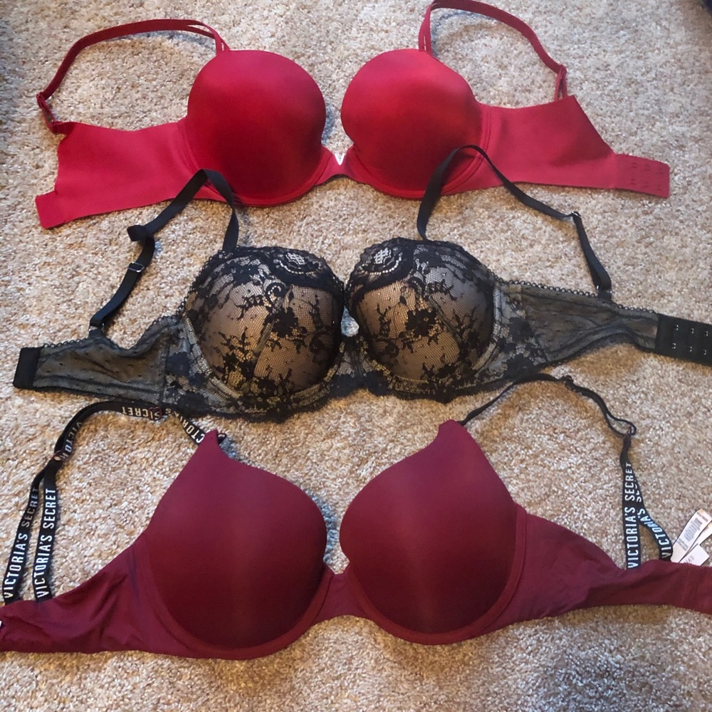 NWOT 32DD VS bras